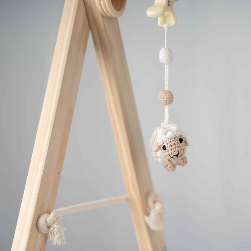 12231-Babyspielzeug-zum-Aufhaengen-Schaf-weiss Babyspielzeug zum Aufhängen Schaf weiss