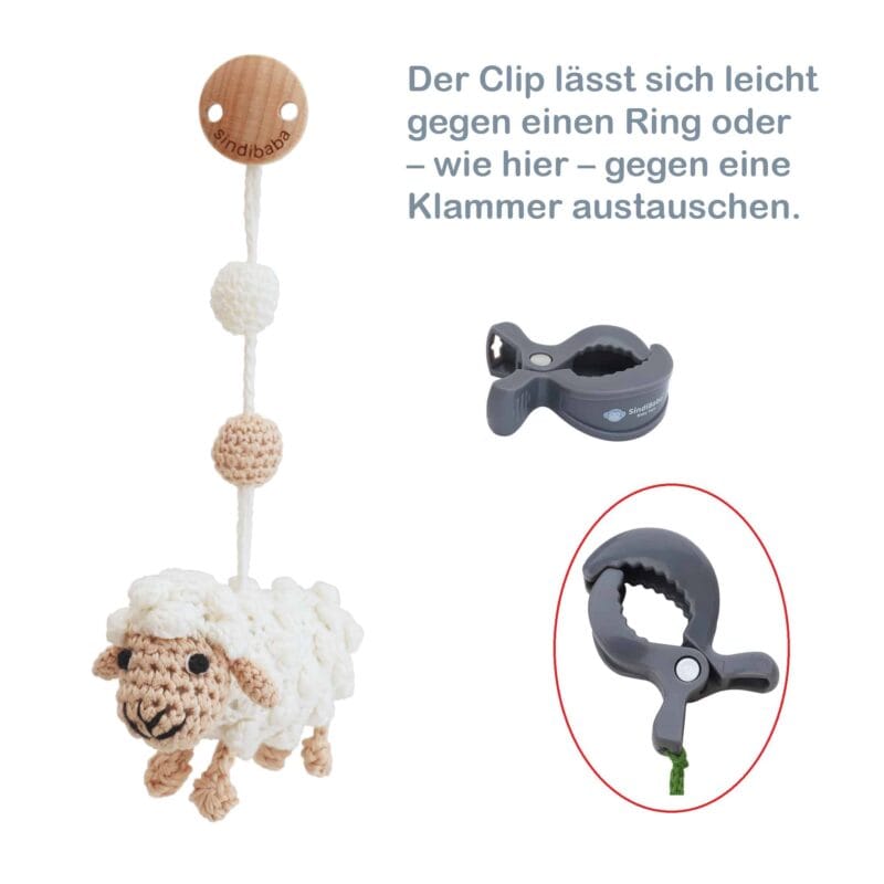 12231-Gehaekelter-Spielbogenanhaenger-Schaf-DOLLY-in-Weiss-von-vorne-1 Gehäkelter Spielbogenanhänger Schaf DOLLY in Weiß - von vorne