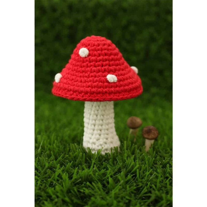 12425-1 Gehäkelte Fliegenpilz-Stabrassel (aus Bio-Baumwolle)