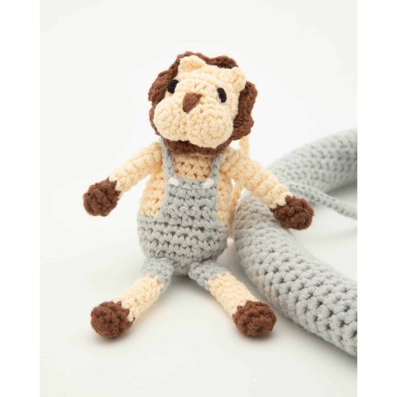 12491-Gehaekeltes-Baby-Mobile-SAFARI-2-Loewe-vergroessert Gehäkeltes Baby-Mobile SAFARI 2 - Löwe vergrößert