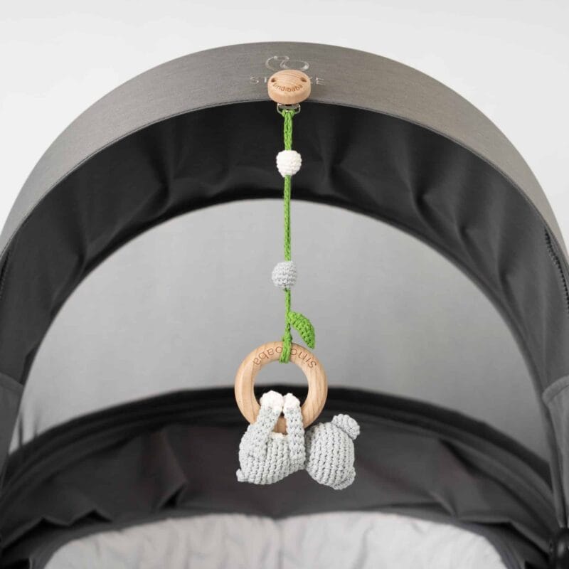 12524-Spielbogenanhaenger-KOALA-im-Kinderwagen-Rueckseite Spielbogenanhänger KOALA im Kinderwagen - Rückseite