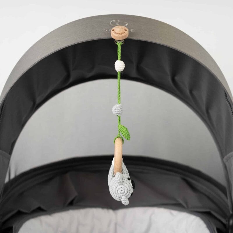 12524-Spielbogenanhaenger-KOALA-im-Kinderwagen-haengend Spielbogenanhänger KOALA im Kinderwagen - hängend