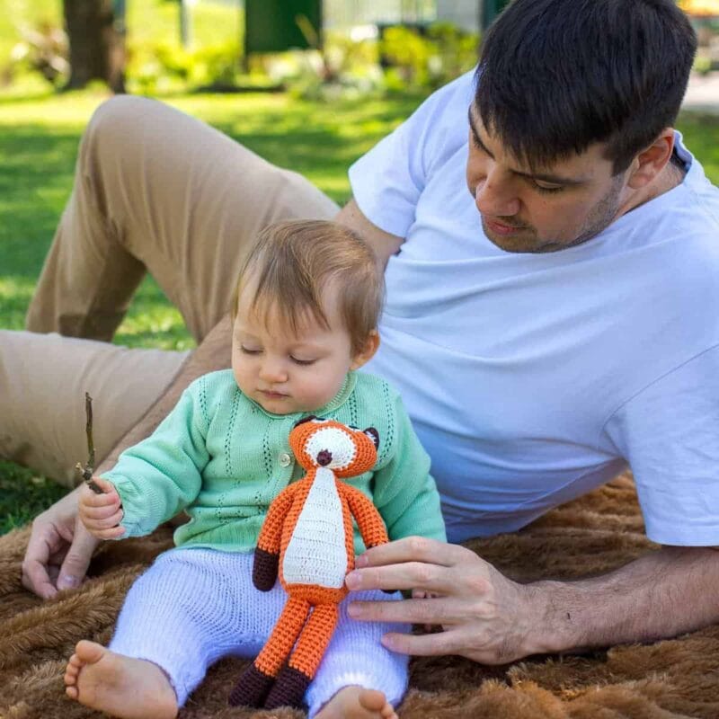 12173-Gehakeltes-Kuscheltier-Fuchs-FRED-mit-Vater-und-Kind 12173 - Gehäkeltes Kuscheltier Fuchs FRED - mit Vater und Kind