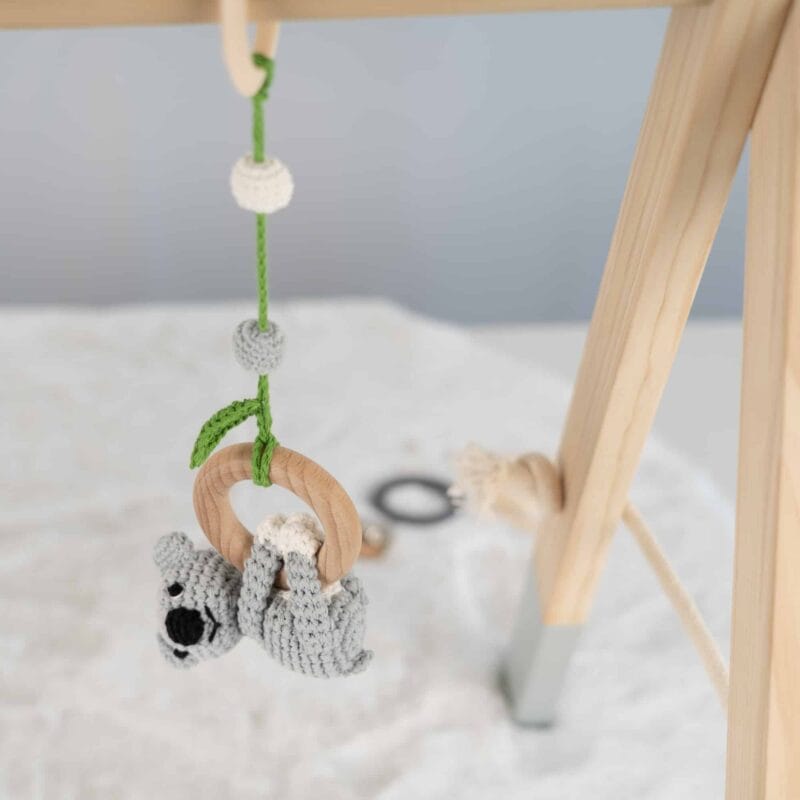 12524-Babyspielzeug-zum-Aufhaengen-Koala-grau Babyspielzeug zum Aufhängen Koala grau