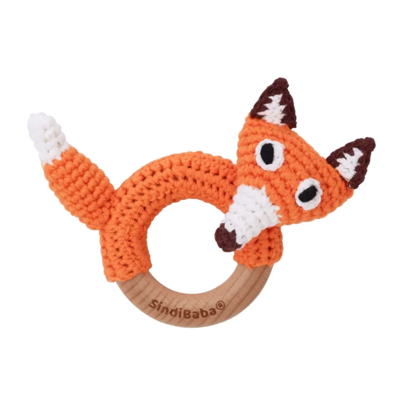 Rattle Ring Fox FRED – Front View 2 Fox FRED rattle ring with crocheted yarn surface and untreated beechwood ring, front view isolated VIEW 2