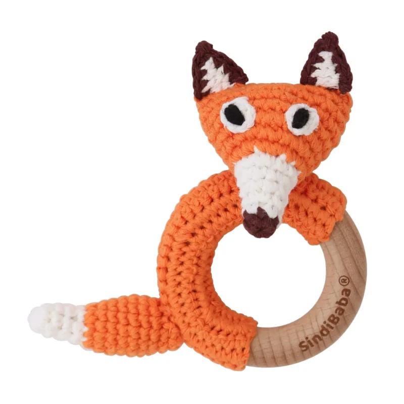 Rattle Ring Fox FRED – Front View Fox FRED rattle ring with crocheted yarn surface and untreated beechwood ring, front view isolated
