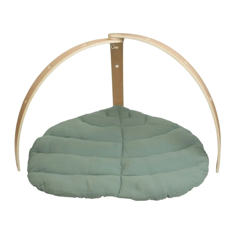 22019-61038-spielbogen-mit-spielmatte-salbeigruen Holz-Spielbogen mit gepolsterter Spielmatte in Salbeigrün – Kombinationsfoto