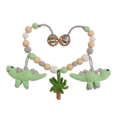12393-stroller-chain-dinosaur-dino-back Gehäkelte Kinderwagenkette Dinosaurier DINO (Art.-Nr. 12393) als Produktfoto in der Rückansicht.
