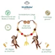 Infographic with quality features of the stroller chain: Handmade, lab-tested, organic cotton, rattle, and adjustable length.